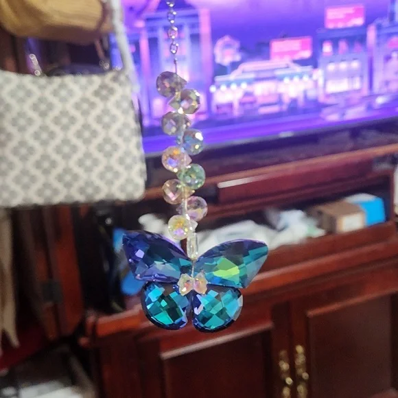 Suncatcher Crystal Butterfly Comes In Blue Green Blue And Yellow - Picture 3 of 9